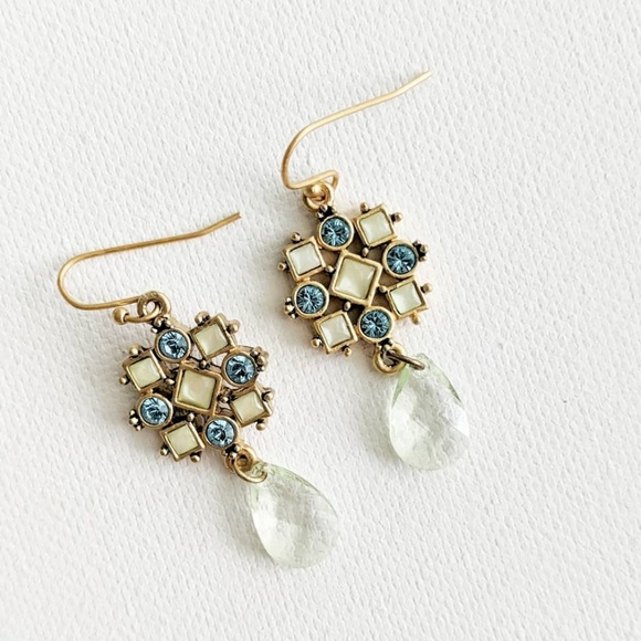 Jewelry - Teardrop Dangle Earrings